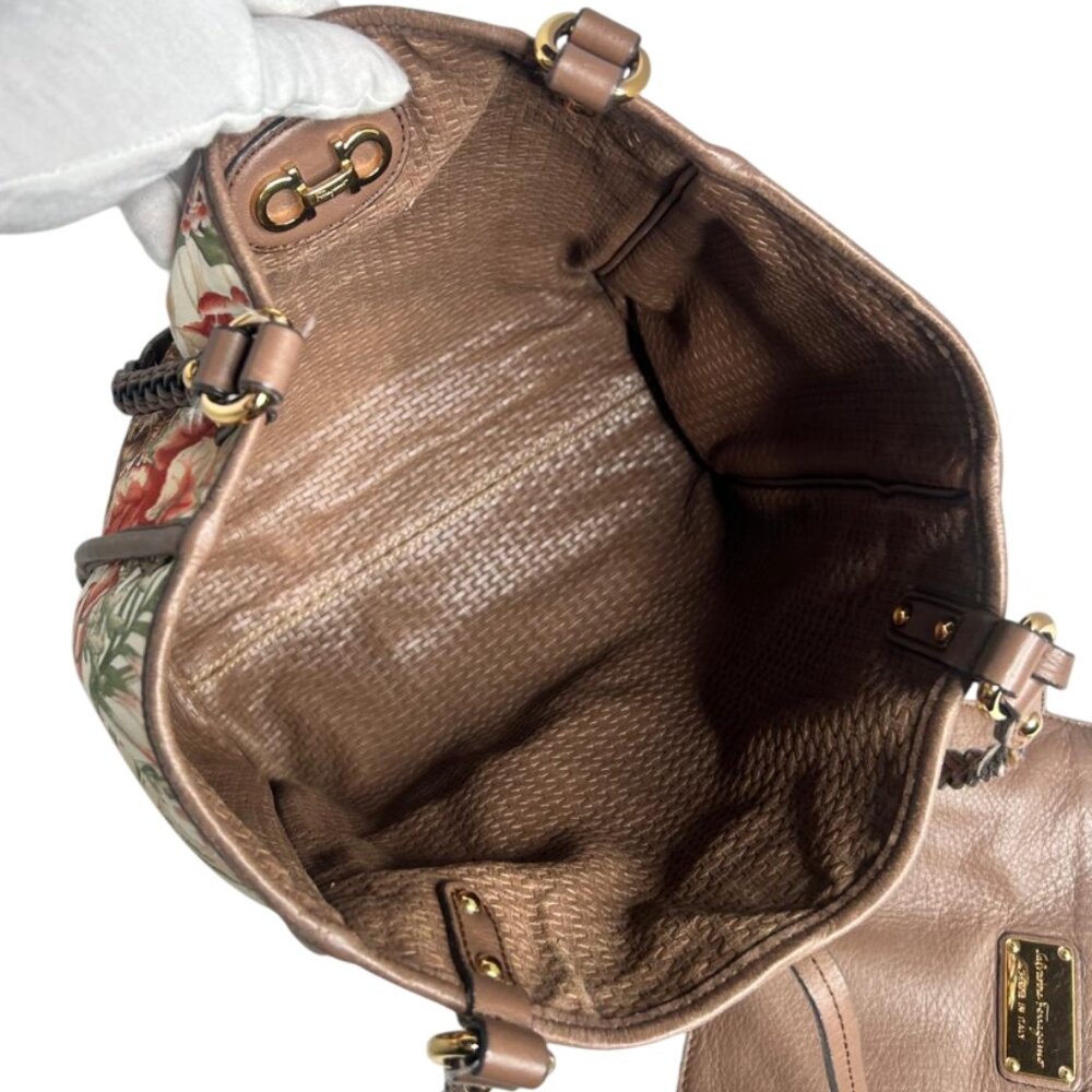 💎✨AUTHENTIC✨💎Ferragamo Gancini  Tote Bag - Picture 12 of 16